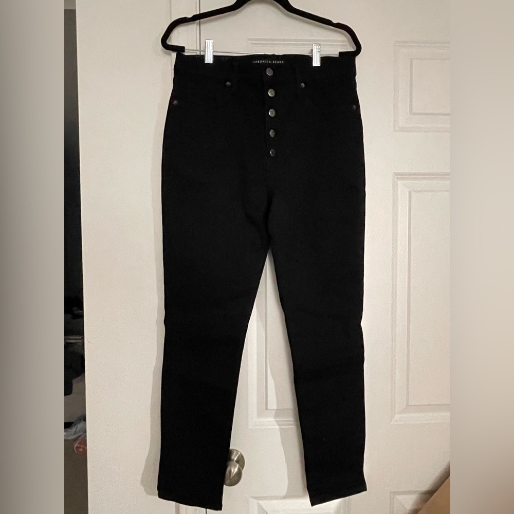 Brand new Veronica Beard black skinny jeans, with tags. Size 31.
